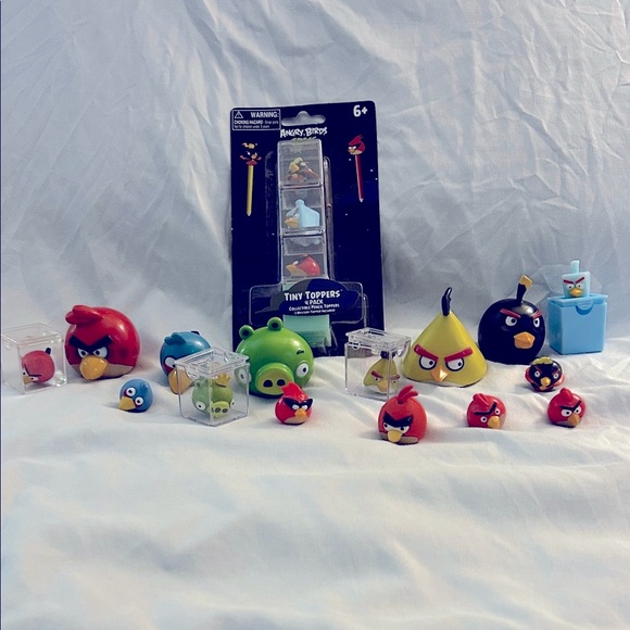 angry birds Other - Angry Birds Figurine Set and Tiny Toppers (1 set still in box)